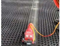 排水板工人