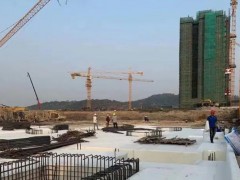 反应粘结型自粘聚合物改性沥青防水卷材施工过程及优势