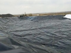 土工膜上是否可以直接浇筑混凝土？